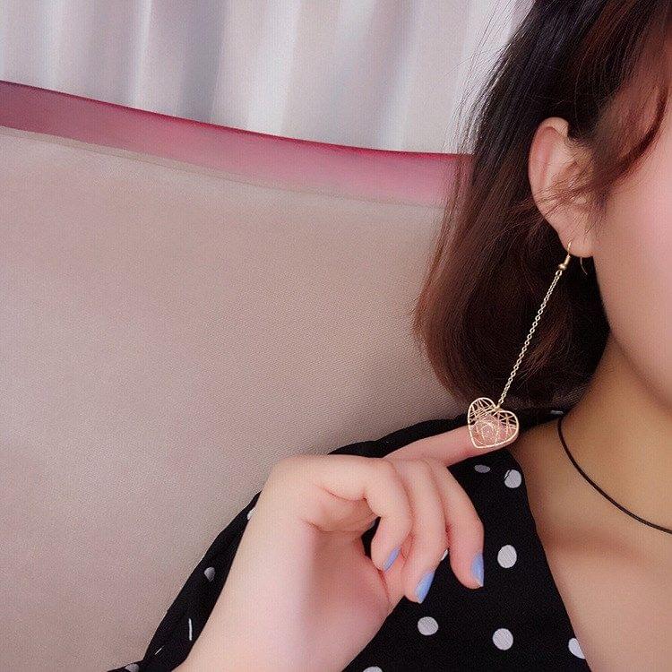 Women Vintage Hollow Star Heart Tangle Line Earring(Long Heart Ear Clip)