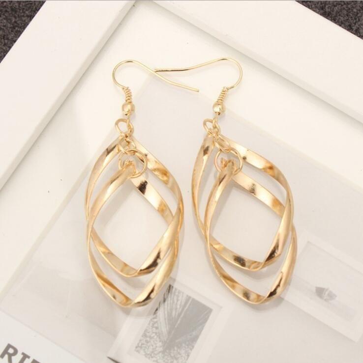 Classic Super Shiny Alloy Multilayer Twisted Ladies earrings(Gold)