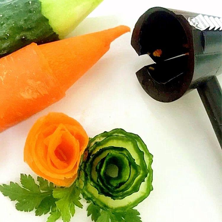 Plastic Vegetable Cutter Spiral Slicer Peeler Fruits Device Kitchen Gadget(Green)