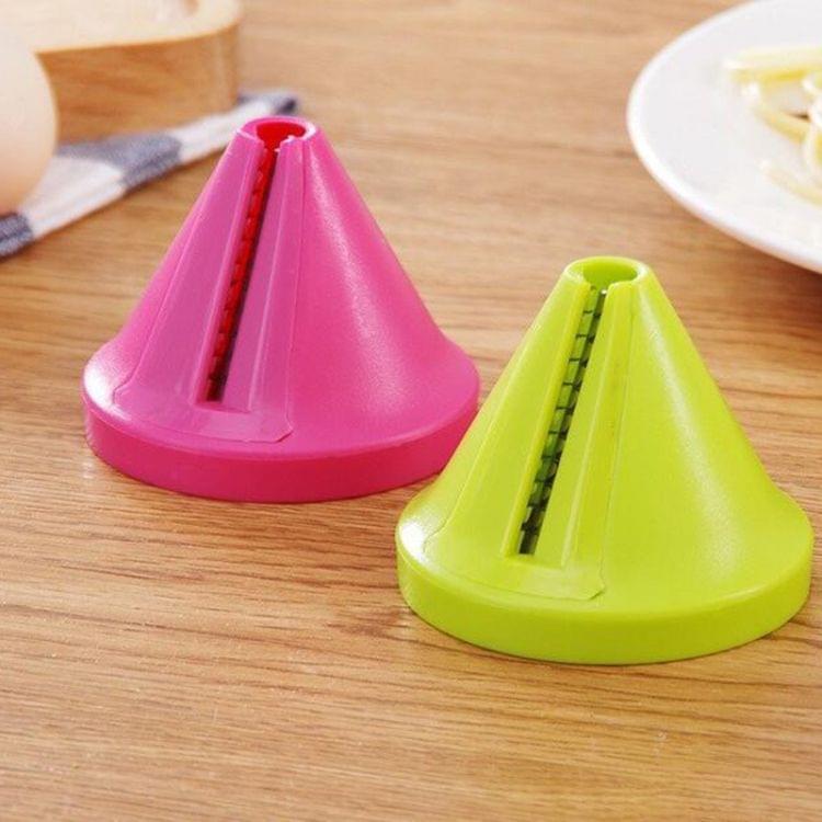 2 PCS 3 in 1 Multifunctional Environmental Friendly Kitchen Utensil Grater Fruit Vegetable Spiral Slicer, Random Color Delivery
