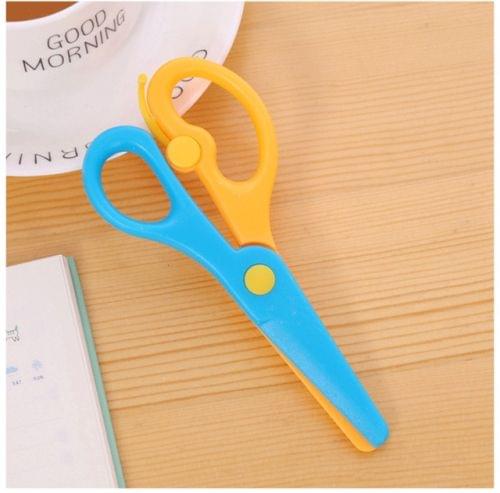 2 PCS 137mm Mini Safety Round Head Plastic Scissors Student Kids Paper Cutting Minions Kindergarten School Supplies(Yellow blue)