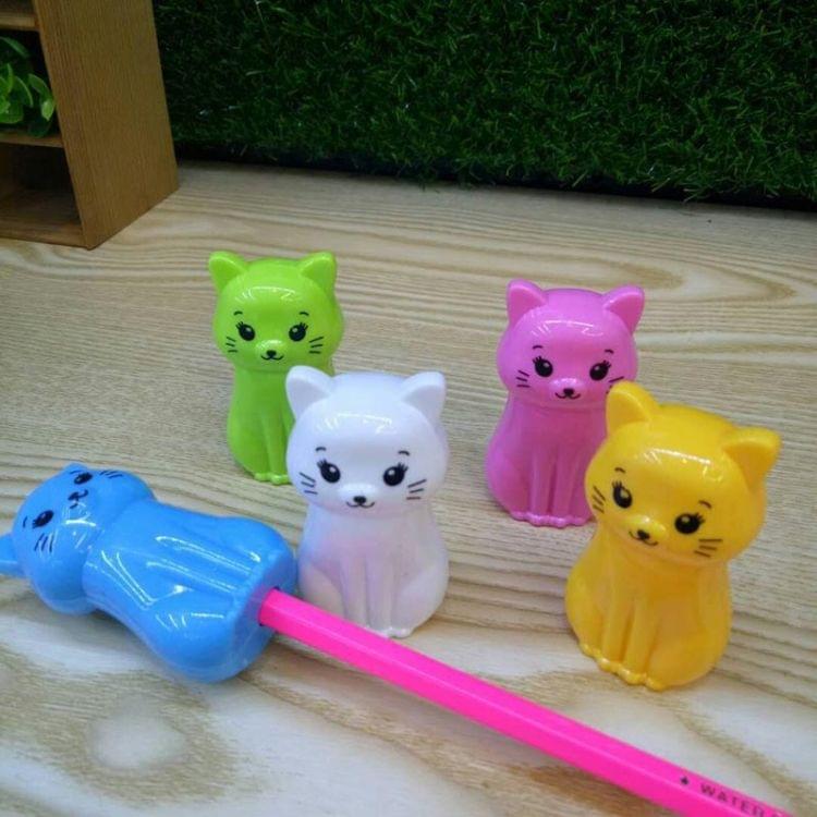 PS20 Cartoon Cat Plastic Pencil Sharpener Machine Kids Gift School Supplies Stationery, Random Color