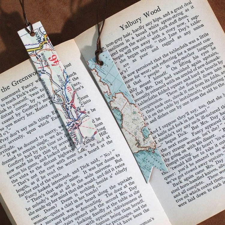 2PCS Retro Map Creative DIY Leather Bookmark School Supplies Student Stationery(Trace)