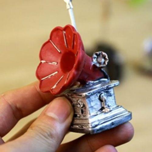 Creative Clips Wedding Party Gift Mini Resin Place Holder Message Folders Photo Clamp Home Decoration(Phonograph)