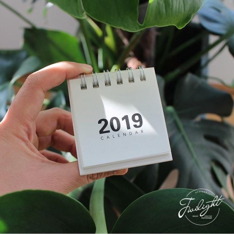 6 PCS Simple Lovely Mini Table Calendars Vintage Paper Desk Calendar(White)