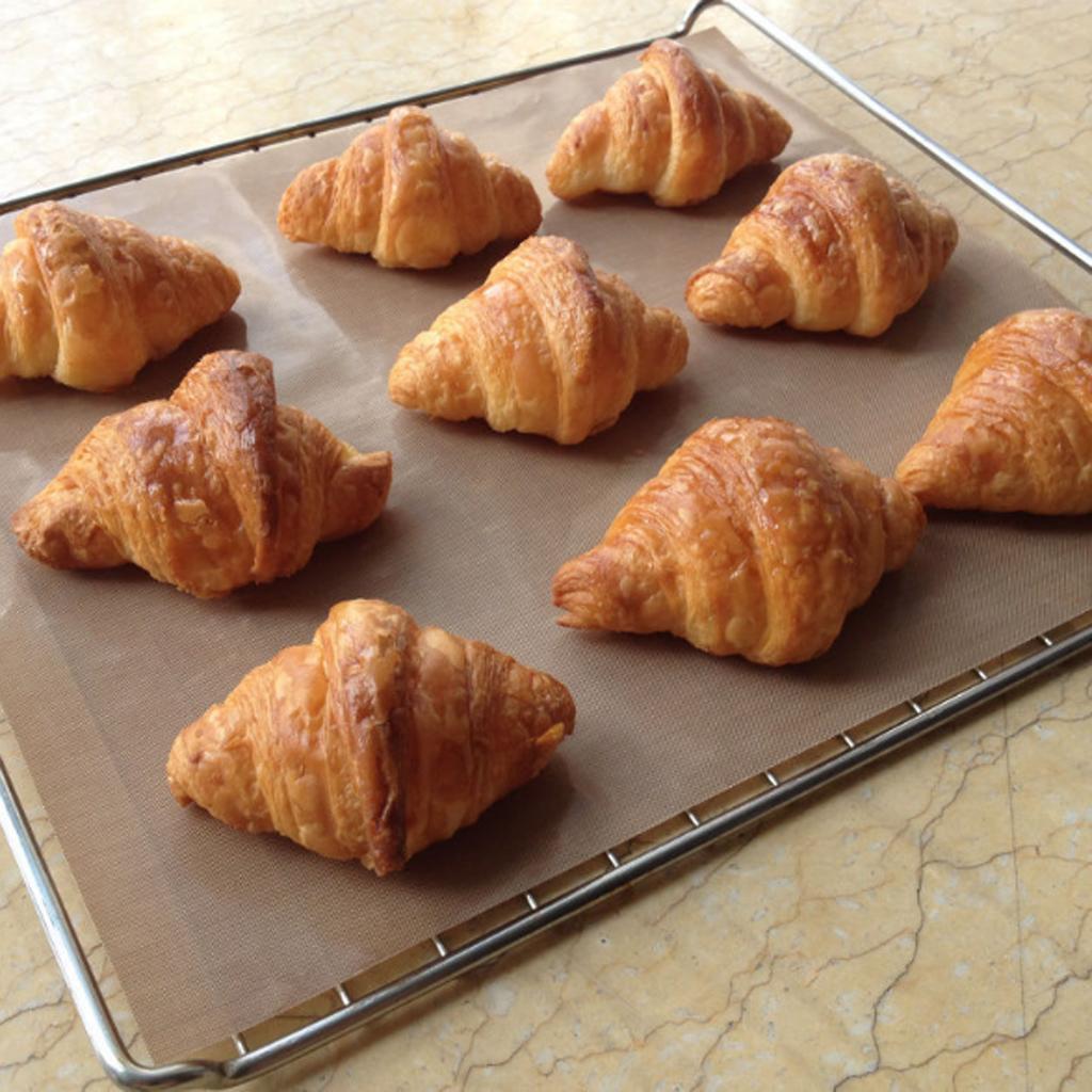 2xKitchen Greaseproof Oven Bakeware Baking Mat Pad Cooking Paper Brown 30x40cm