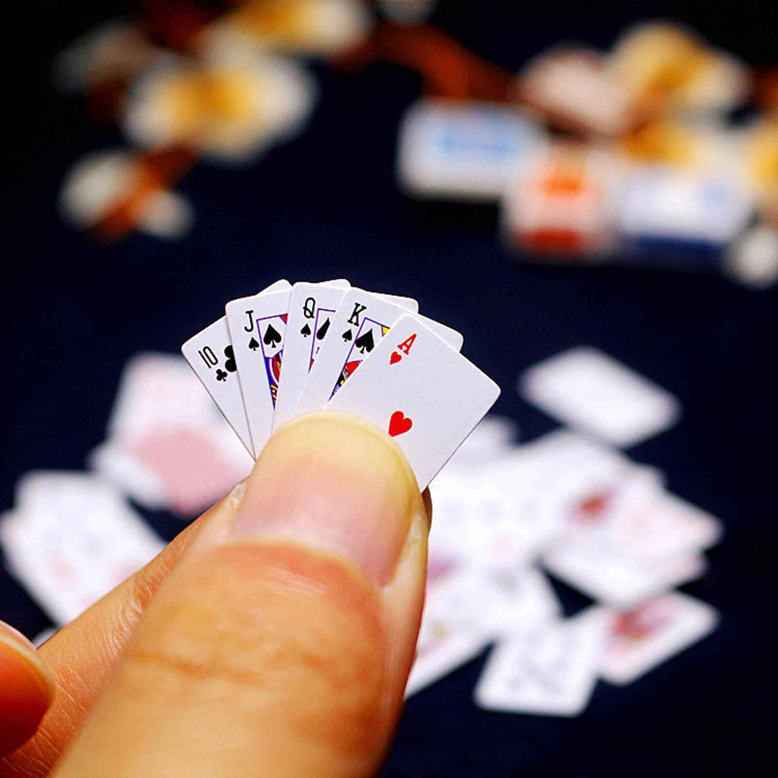 Miniature Poker 1:12 Mini Dollhouse Playing Cards Doll House Poker 1 Deck B
