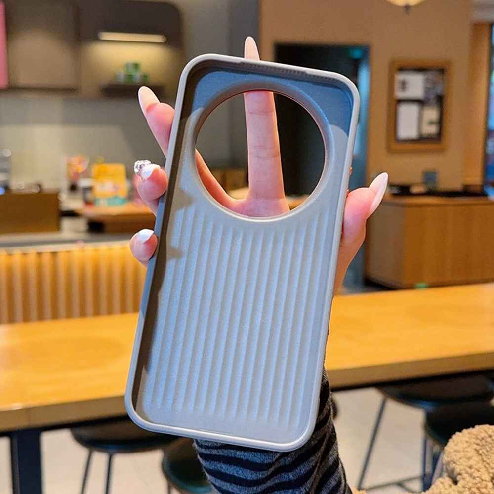 For Xiaomi 17 Ultra 5G Magnetic Case Wave Texture PU Leather Coated PC + TPU Phone Cover - White