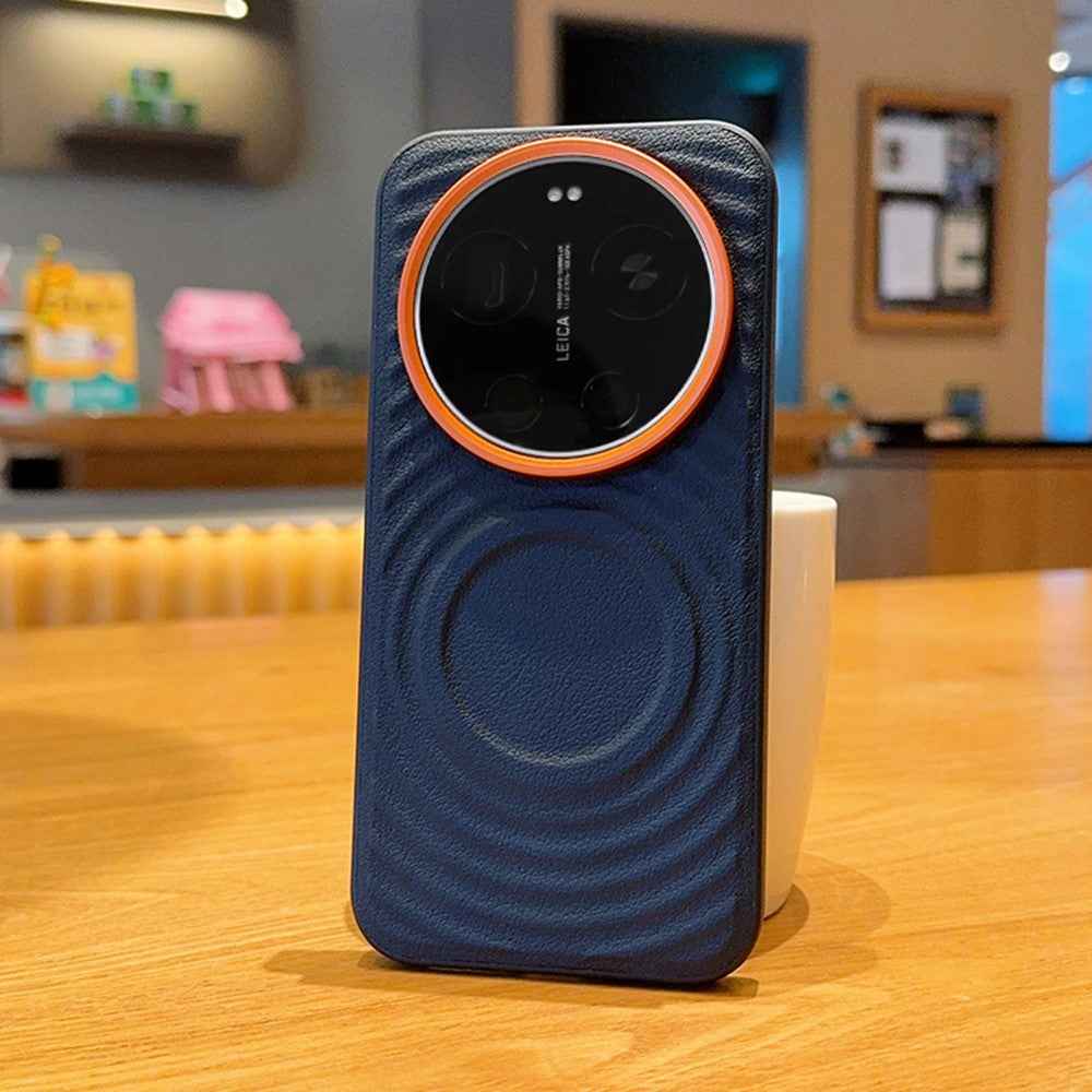 For Xiaomi 17 Ultra 5G Magnetic Case Wave Texture PU Leather Coated PC + TPU Phone Cover - Black