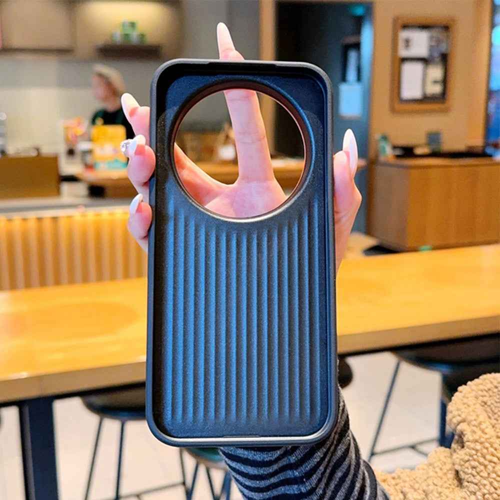 For Xiaomi 17 Ultra 5G Magnetic Case Dual Color Line Leather Coated PC + TPU Phone Cover - Black