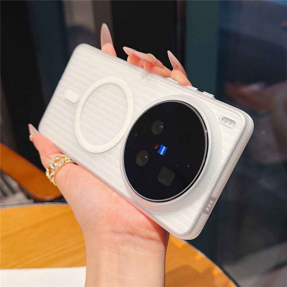 For vivo X300 Ultra 5G Magnetic Phone Case Matte Texture Shockproof Protective PC Cover - White