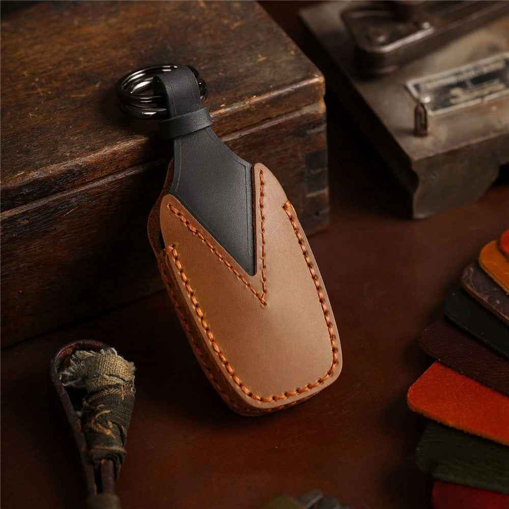 B038 Crazy Horse Cowhide Leather Sleeve 3-Button Car Key Remote Cover Protector Case for Toyota Corolla RAV4 Camry - Brown