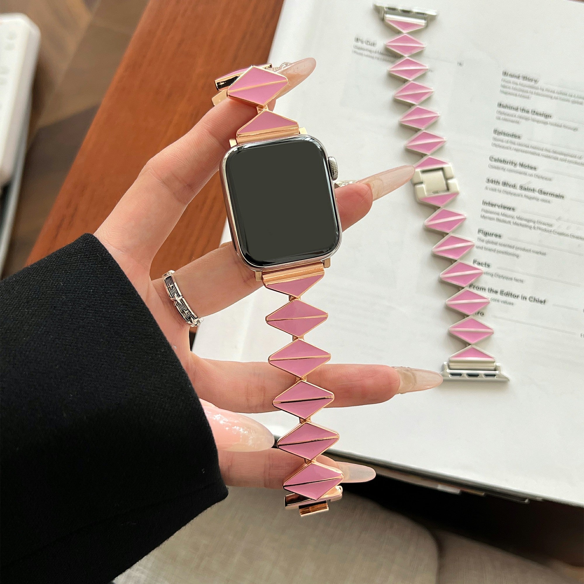 For Apple Watch Series 9 8 7 41mm / 6 5 4 SE (2022) SE (2023) SE 40mm / 3 2 1 38mm Watch Band Zinc Alloy Epoxy Strap - Pink / Rose Gold Buckle