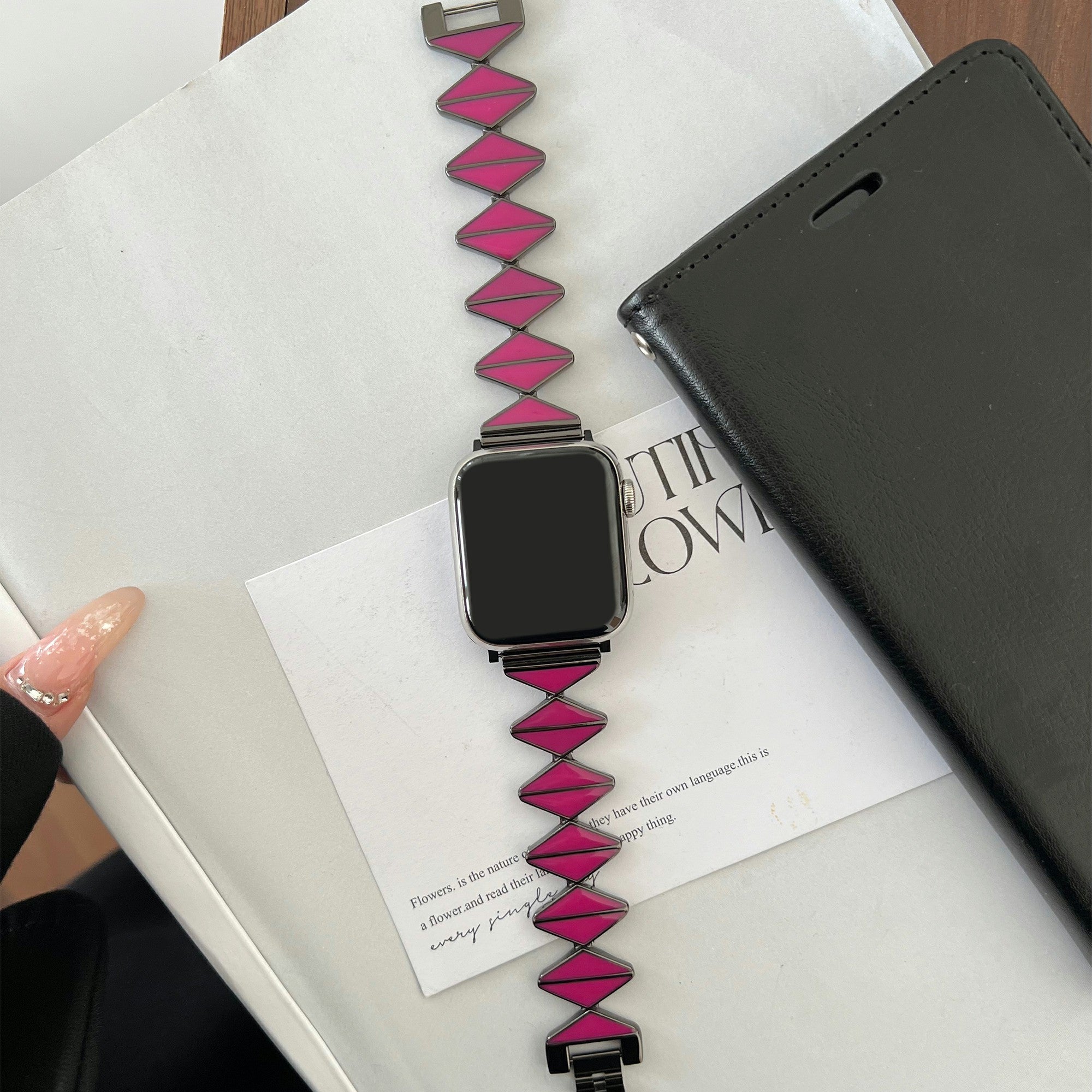 For Apple Watch Series 9 8 7 41mm / 6 5 4 SE (2022) SE (2023) SE 40mm / 3 2 1 38mm Watch Band Zinc Alloy Epoxy Strap - Magenta / Black Buckle