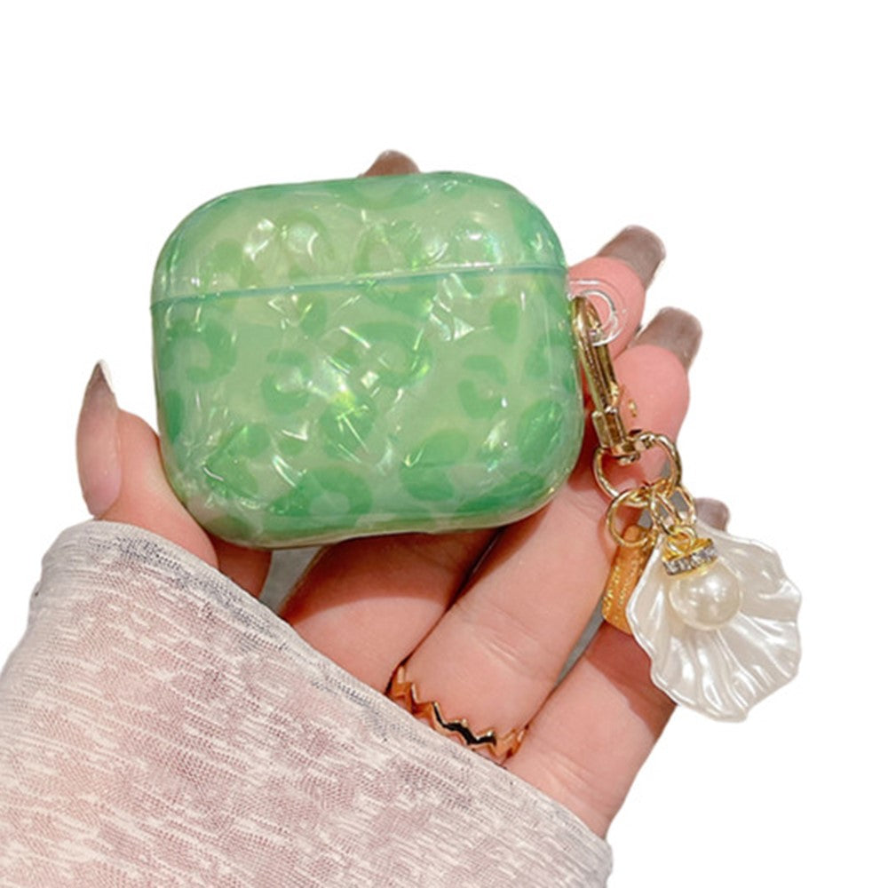 Compatible With  AirPods 5 / 4 Earphone Case Shell Pattern TPU Cover with Shell Pendant - Green