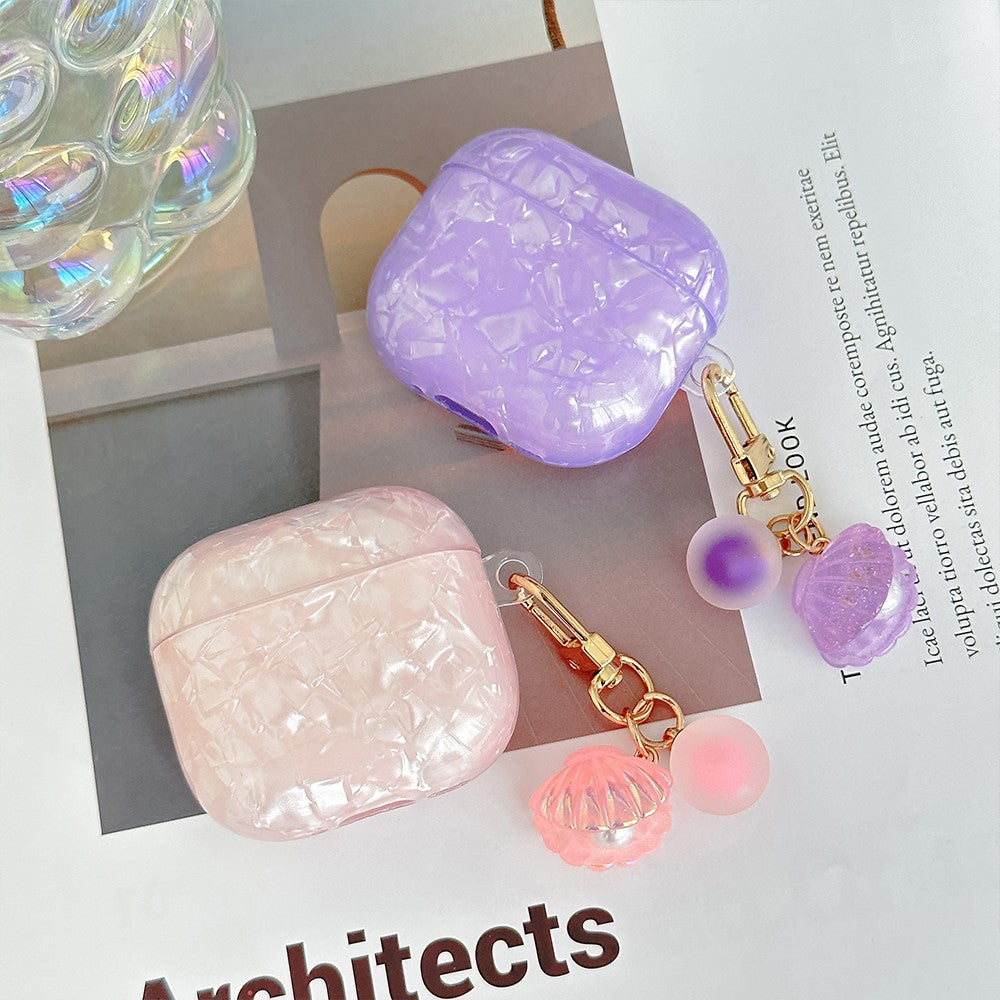 Compatible With  AirPods 5 / 4 Protective Case TPU Earphone Cover with Pearl and Seashell-Shaped Charm - White