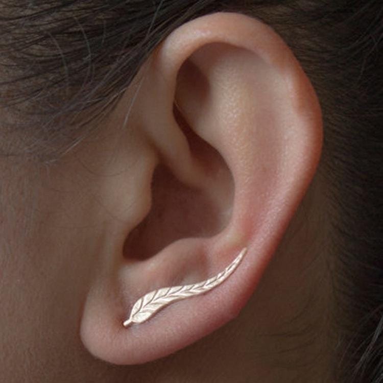 2 PCS Vintage Jewelry Exquisite Leaf Earrings Modern Beautiful Feather Ear Stud Earrings For Women (Silver)