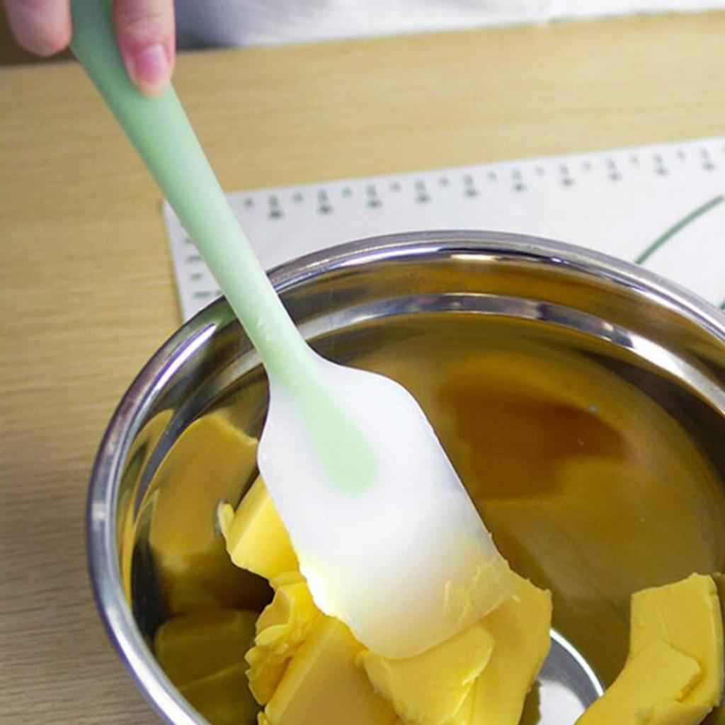 Long Handle Silicone Spatula Heat-Resist Cake Decorating Scraper Green