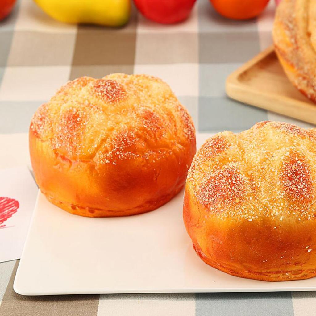 Artificial Lifelike Fake Food Bread Pineapple Buns