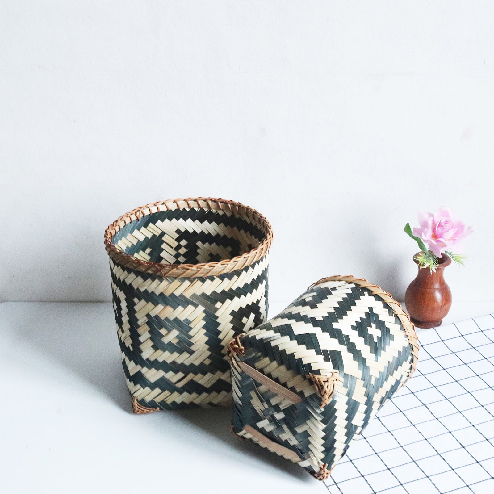 Bamboo Storage Basket Makeup Trash Basket Small for Nursery Living Room 20x20cm