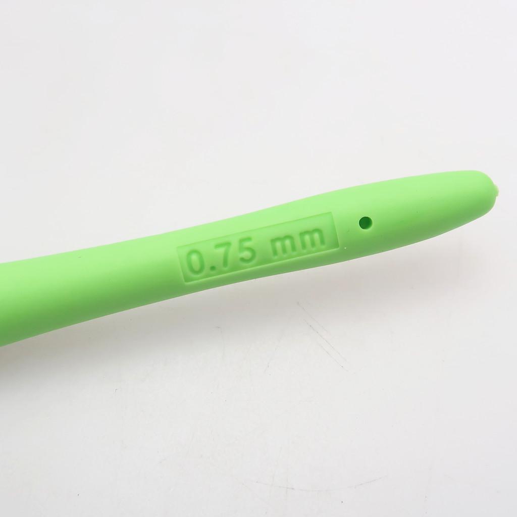 Soft Plastic Grip Handle Metal Crochet Hook for Hand Sewing Arts Tool 0.75mm