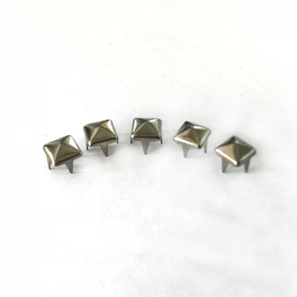 300 Picees Square Punk Nailheads Spikes for Clothing Shoes Decor Gray Black