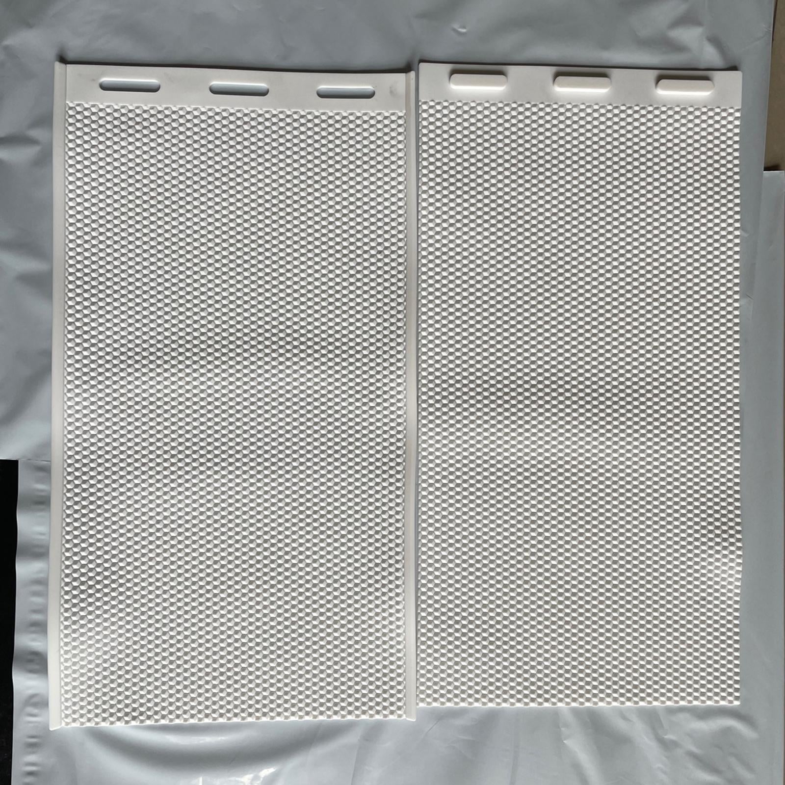 2 PCS Silicone Beekeeping Beeswax Wax Foundation Sheet for Beehive White