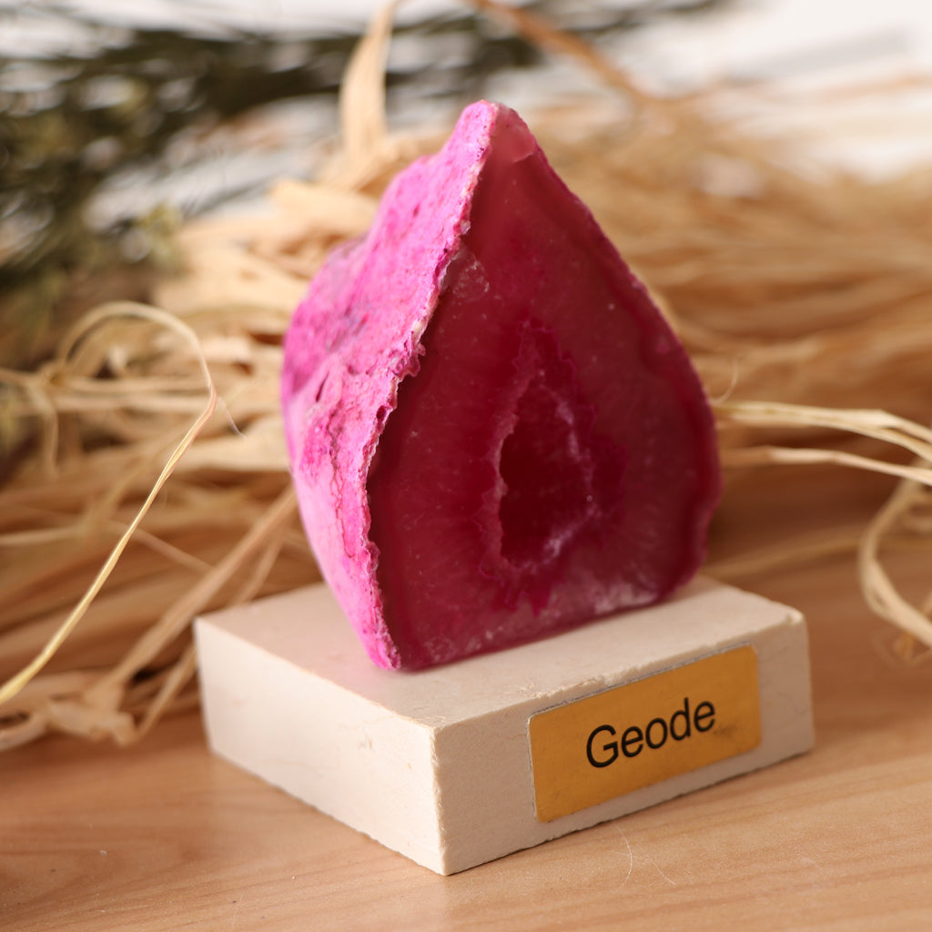 Natural Crystal Geode Fluorite Ornaments Rock for Table Decoration Pink
