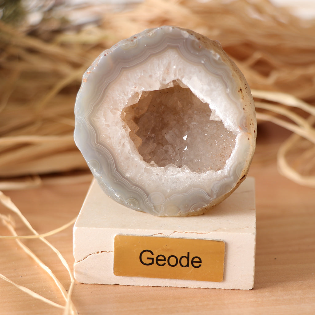 Natural Crystal Geode Fluorite Ornaments Rock for Table Decoration Brown