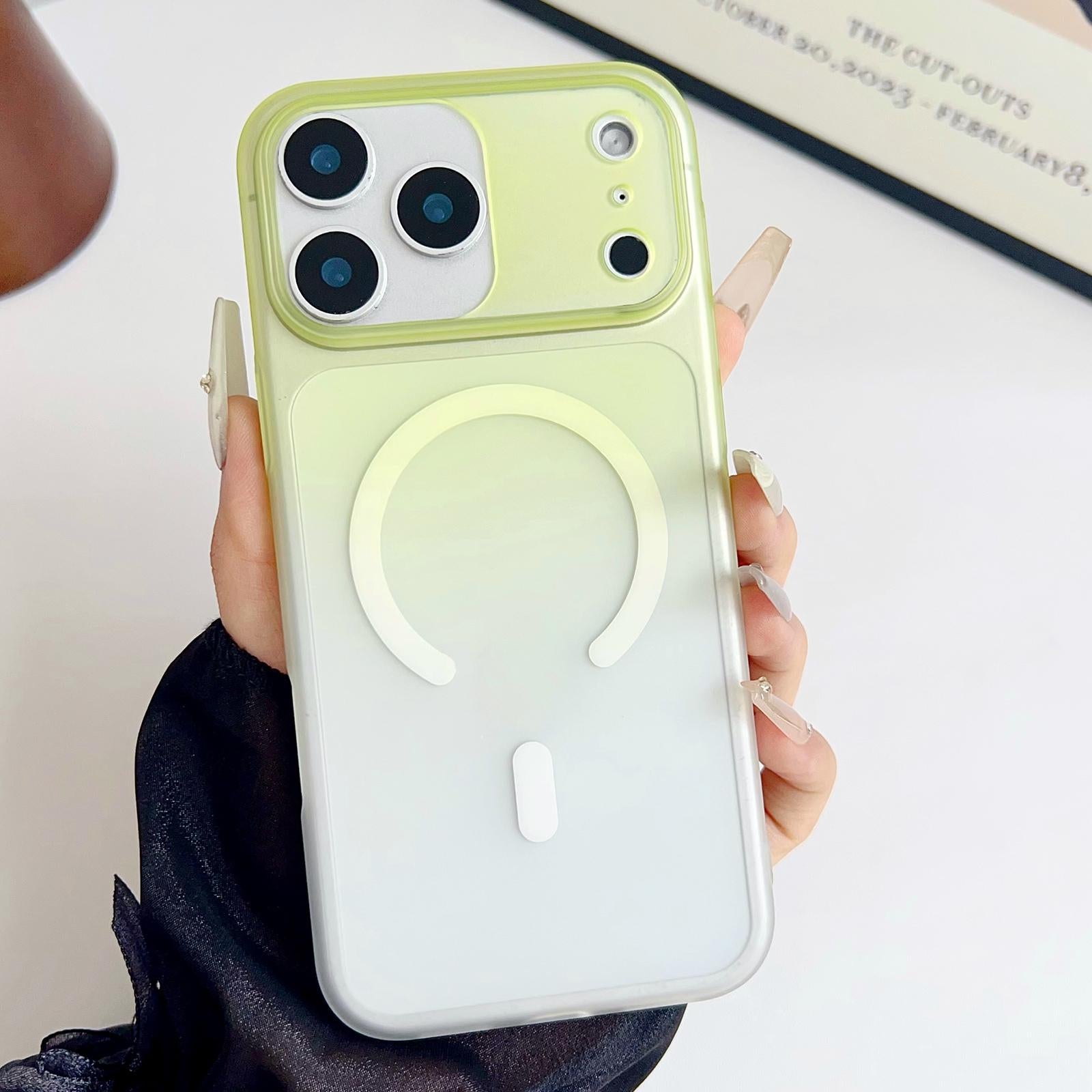Compatible with iPhone 18 Pro & 17 Pro Ice Mist Gradient Magnetic PC Phone Case - Gradient Green