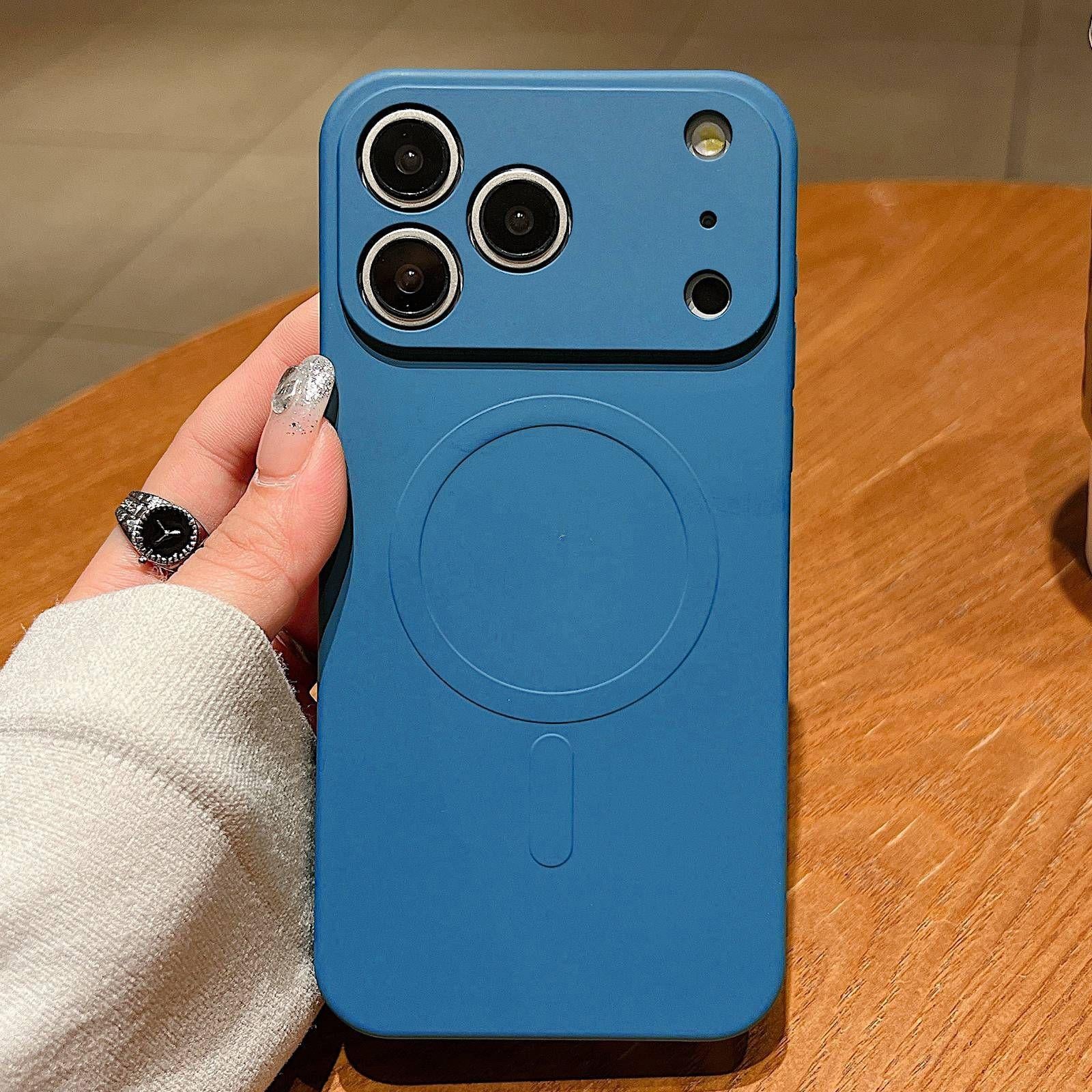 Compatible with iPhone 18 Pro Solid Color Liquid Silicone MagSafe Magnetic Phone Case - Royal Blue