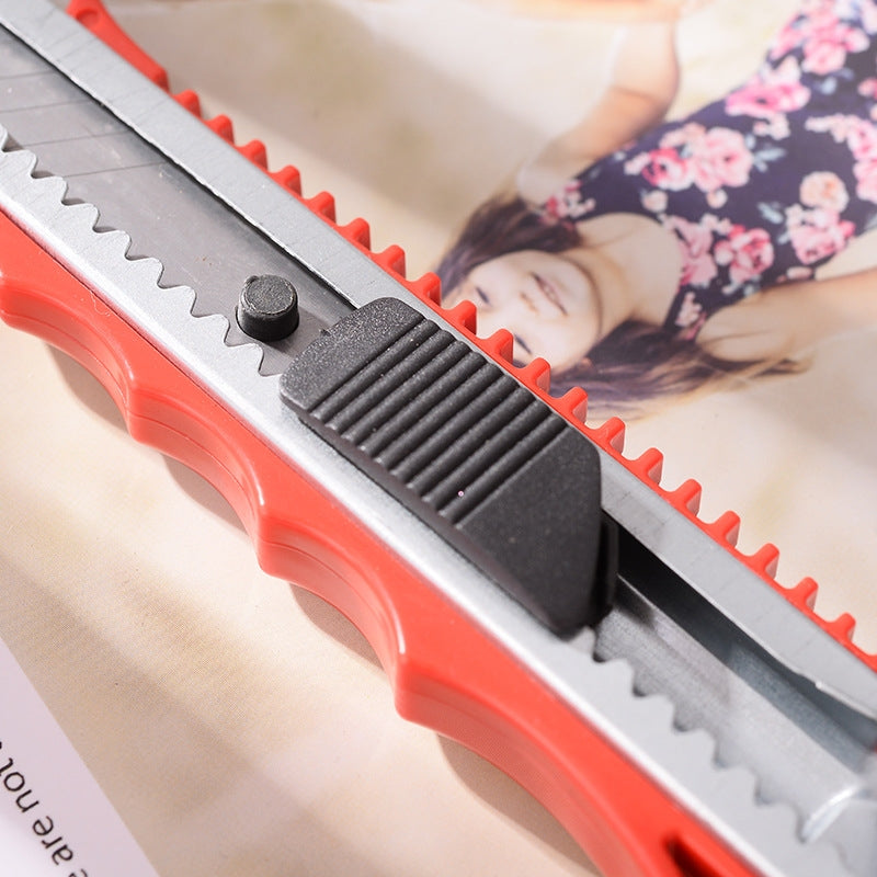 Large Size Utility Knife Paper Cutter with Stainless Steel Blade, Random Color Delivery
