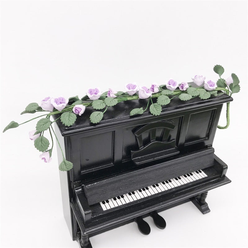 1:12 Mini House Toy Simulation Rose String for Easel Swing Garden Scene(Random Color Delivery)