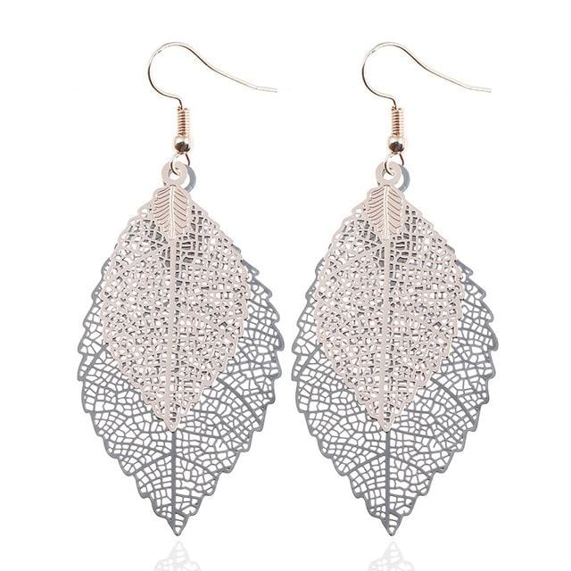 Double-layered Leaves Tassel Earrings Simple Retro Metal Leaf-ears Ornaments (Gold Black)