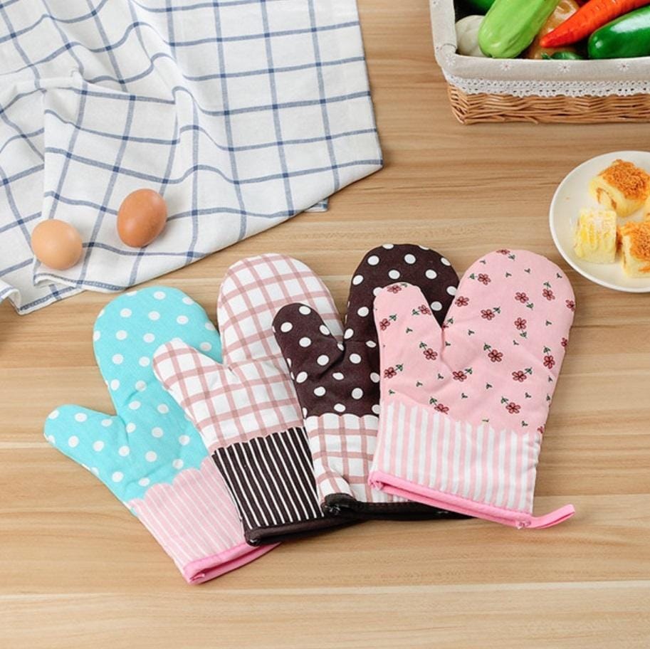 2 PCS Heat Insulation Gloves For Microwave Oven Thickened High Temperature Resistant Anti-scald Kitchen Baking Gloves Random Color Delivery