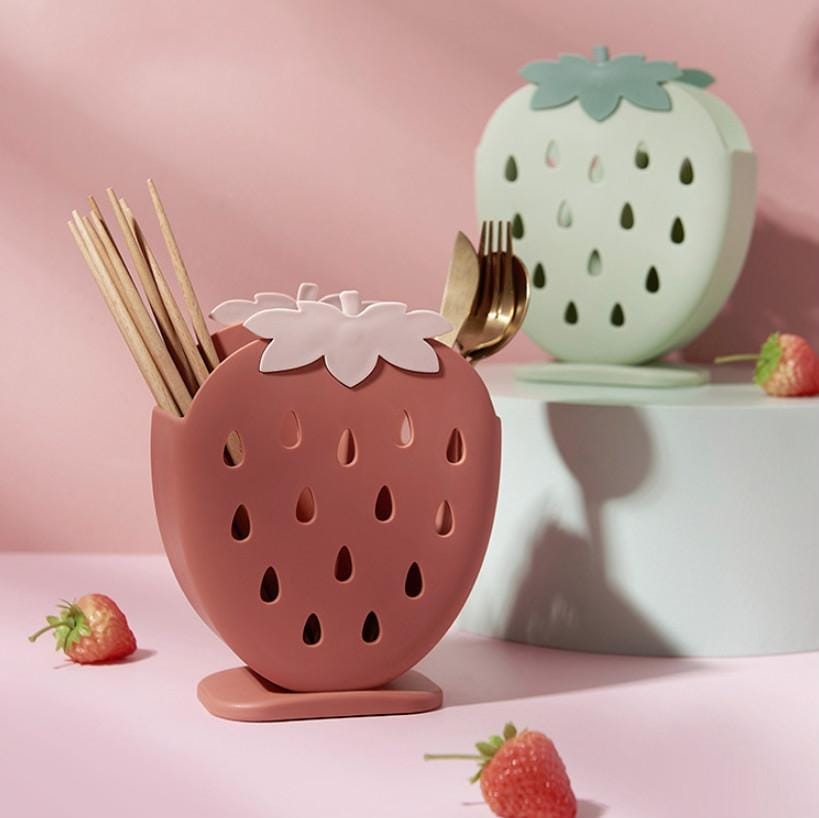 4 PCS Household Kitchen Strawberry Shape Plastic Chopsticks Cage Drain Hanging Chopstick Holder Random Color Delivery