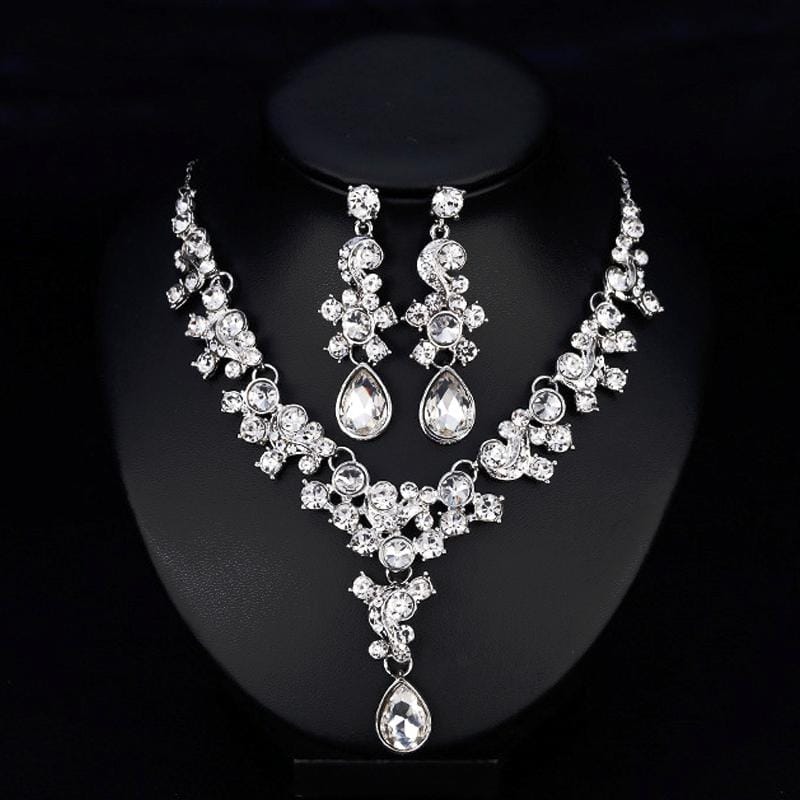 3 in 1 Set Ladies Fashion Prestige Temperament Rhinestone Wreath Necklace Long Earrings Jewelry (White)