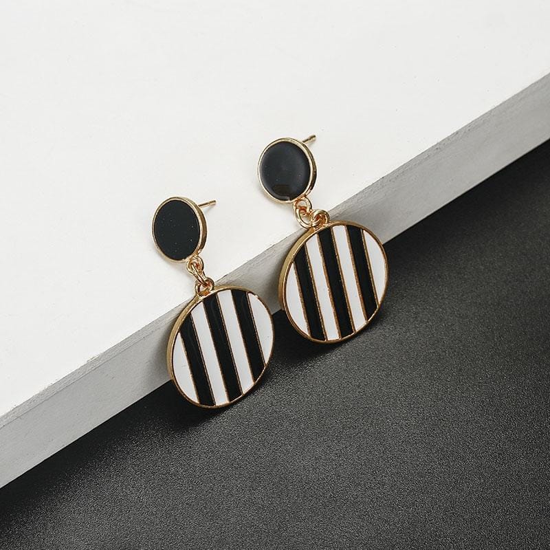 2 Pairs Geometric Circle Earrings Exaggerated Drops Black And White Round Earrings