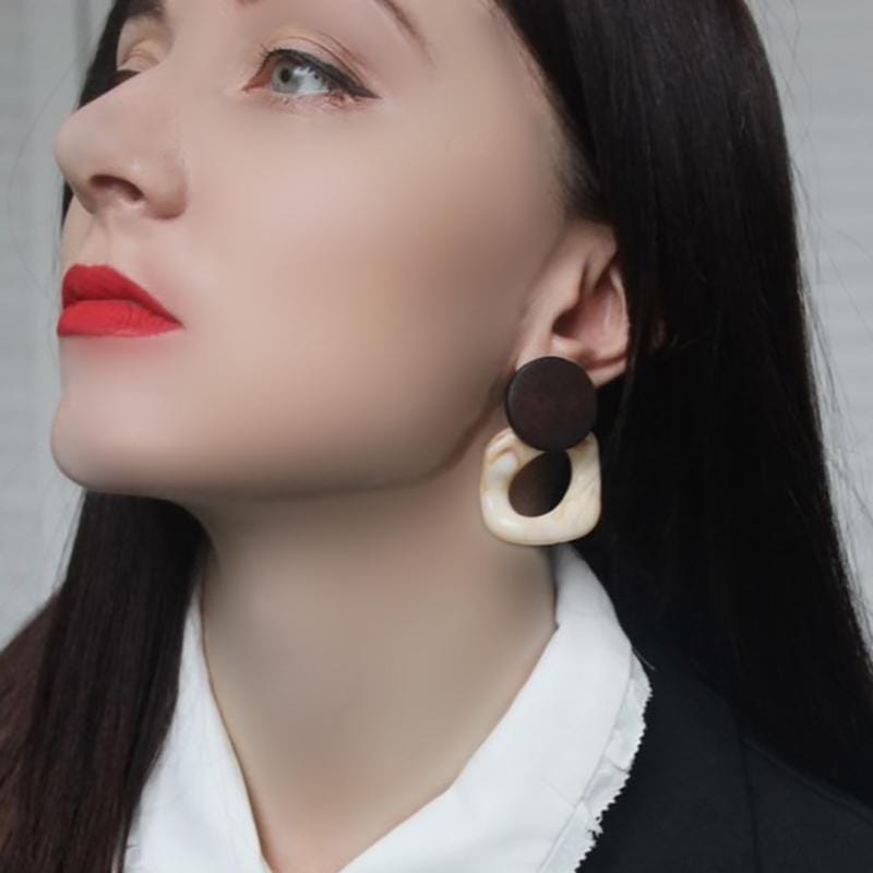 2 Pairs Women Fashion Big Resin Drop Wood Square Earrings (Dark Brown)