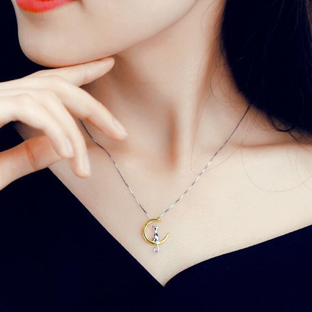 Women Fashion Cat Moon Pendant Necklace (Gold)