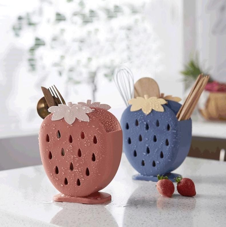 4 PCS Household Kitchen Strawberry Shape Plastic Chopsticks Cage Drain Hanging Chopstick Holder Random Color Delivery