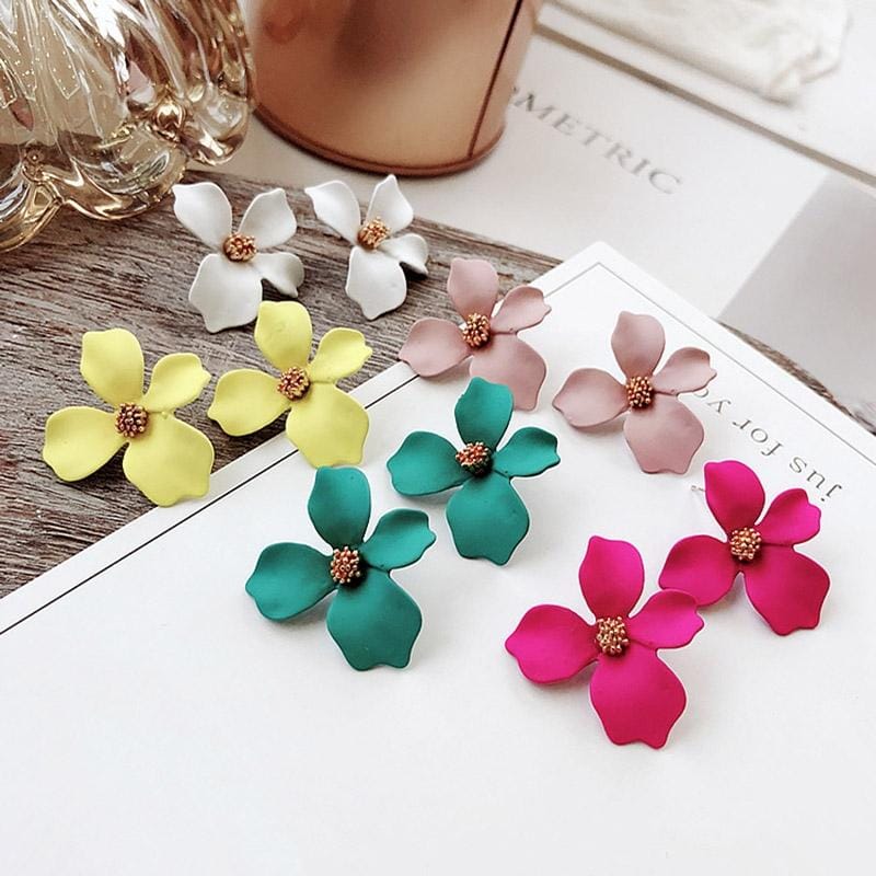 Ladies Cute Spray Paint Metal Flower Stud Earrings (Yellow)