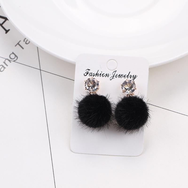 Short Paragraph Wild Simple Hair Ball Earrings (white)