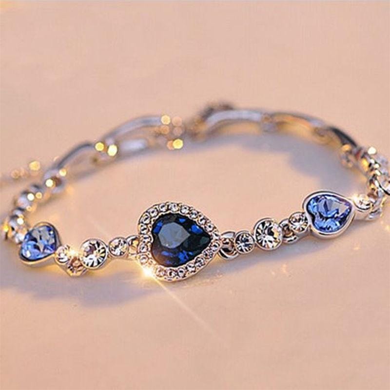 Crystal Rhinestone Heart Simple Bangle Bracelet (White)