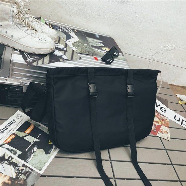 Drawstring Nylon Shoulder Travel Bag Leisure Sport Handbag (Black)