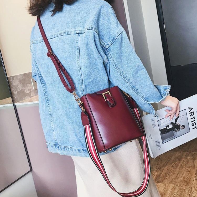 PU Leather Shoulder Travel Backpack Bag (Red)