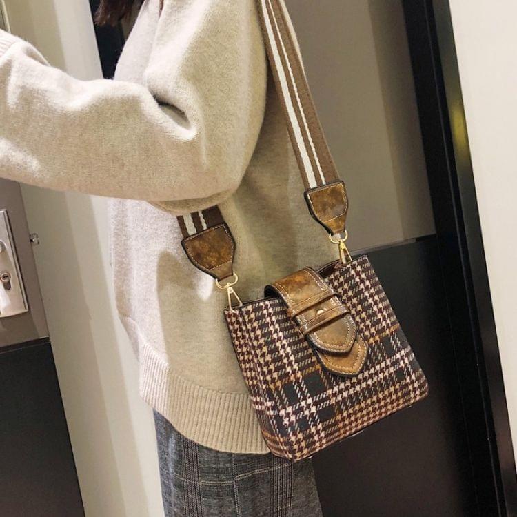 Retro Lattice Single Shoulder Bag Ladies Handbag Messenger Bag (Brown)