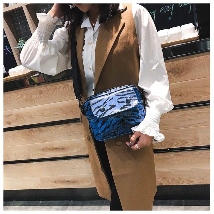 Tiger Stripes Sling Bag Women Crossbody Bag Single-Shoulder Bag(Blue)