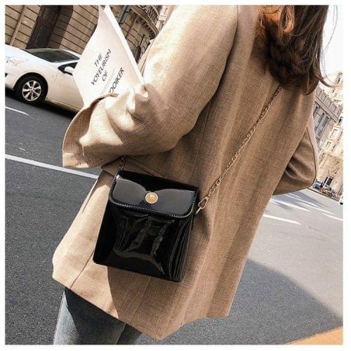 Pearl Buckle Smooth Surface PU Leather Single Shoulder Bag Ladies Messenger Handbag (Black)
