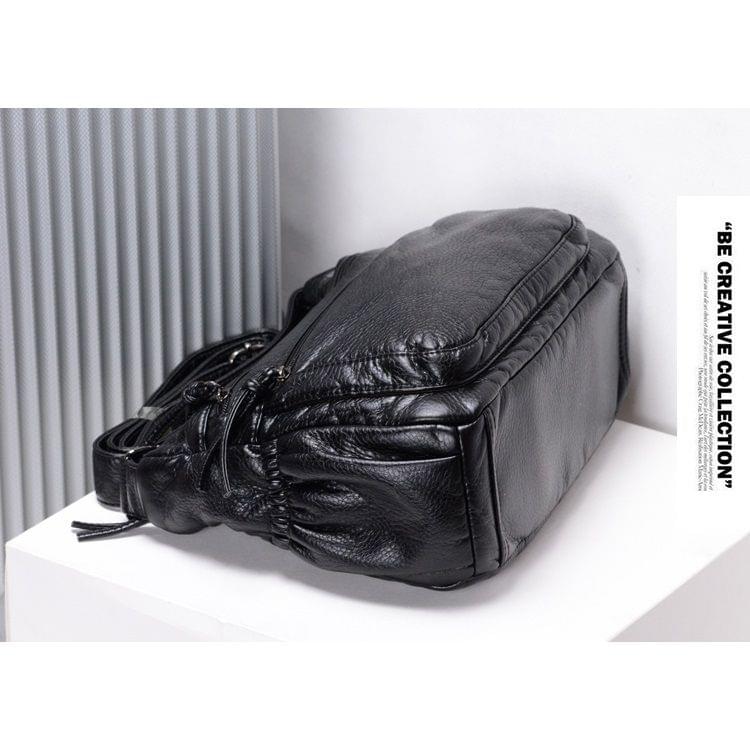 Solid Color PU Shoulder Bag Ladies Messenger Bag Soft Backpack Travel Bag (Black)